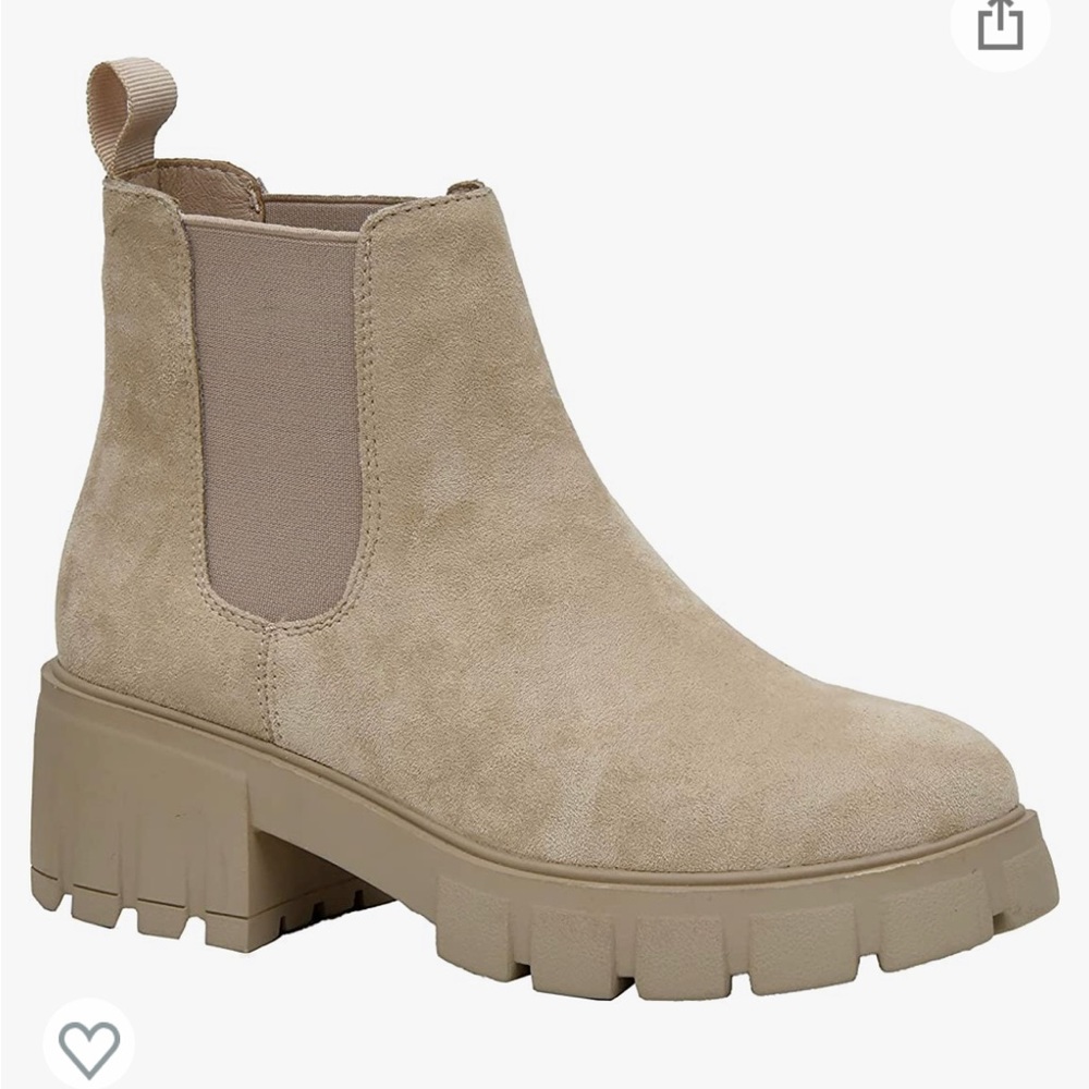 (NEW) CUSHIONAIRE Women's Sasha slip on chelsea boot +Memory Foam